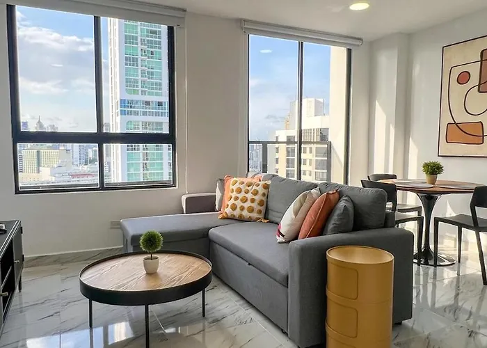 Apartment With City Views In Financial District